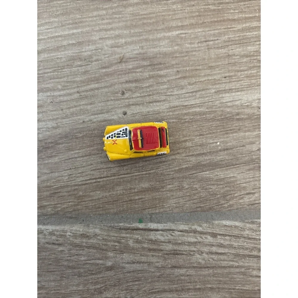 Vintage 1989 Funrise Micro Machines‎ Back To The Future II Yellow Luxor Cab Taxi
